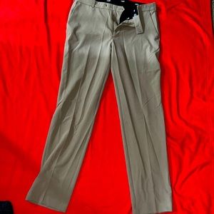 IZOD Khaki Pants - 32x32